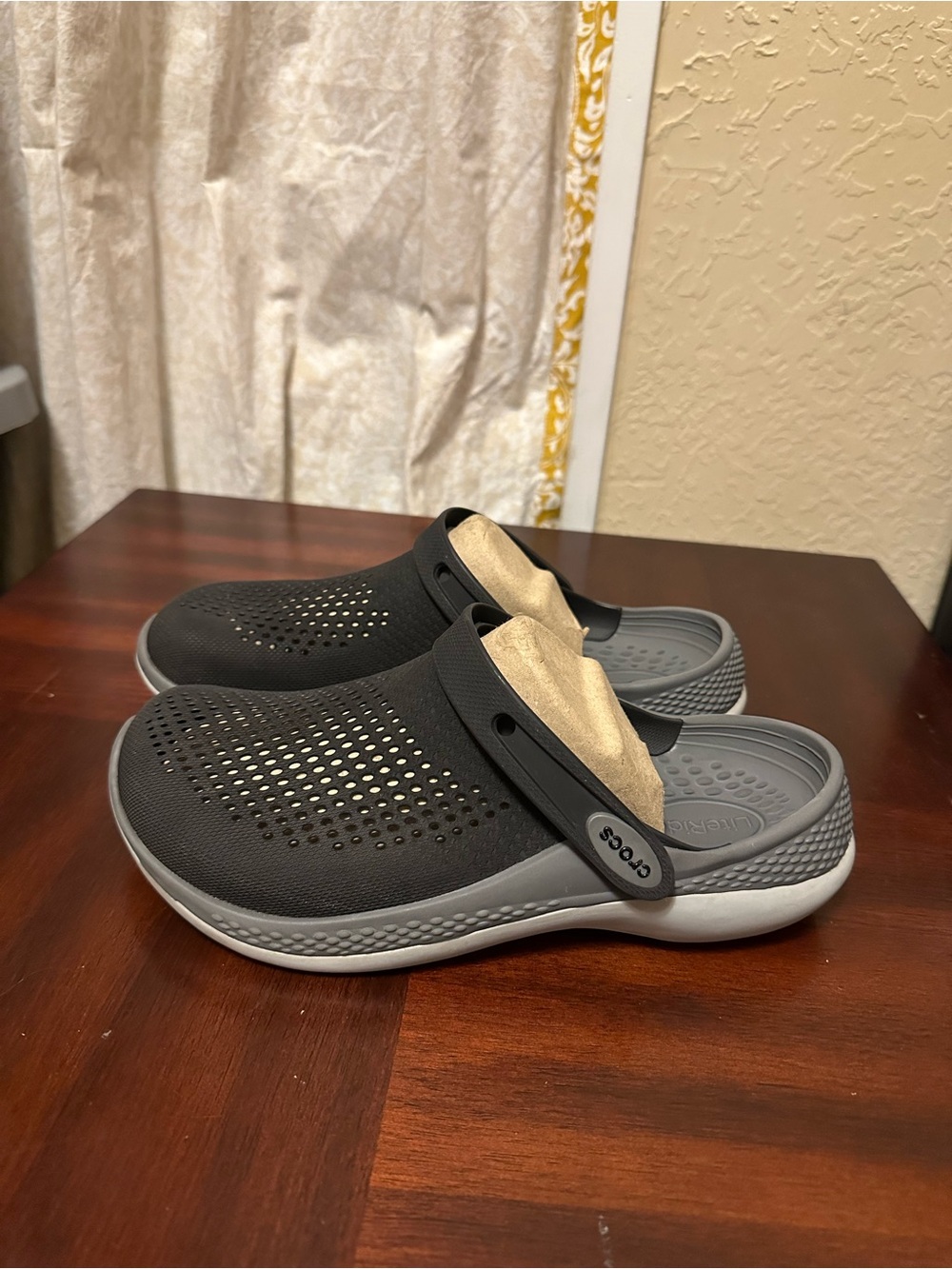 Crocs  Shoes Adults LiteRide  Clogs Slip On Comfortable Men's Size 7 Women’s 9